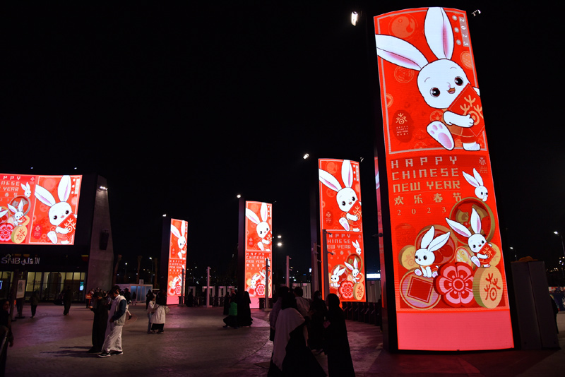 “春节热”点亮全球“中国红”