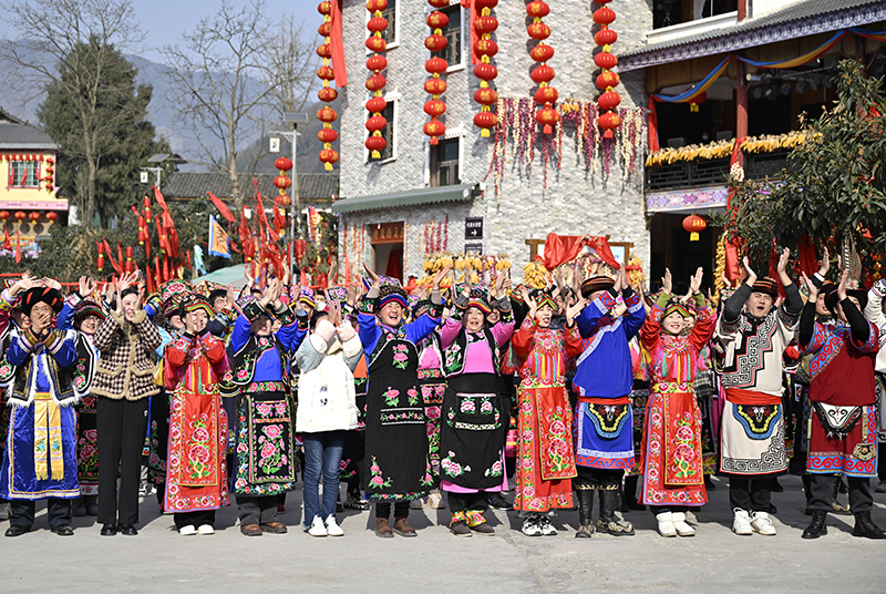温暖的嘱托 奋进的力量——习近平总书记春节前夕视频连线看望慰问基层干部群众回访