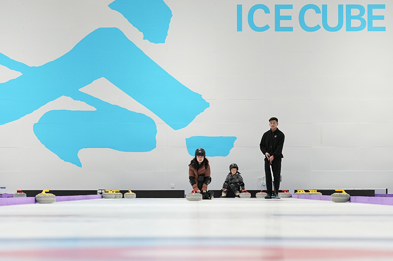 冰雪盛会铸经典 向着春天再出发——写在北京冬奥会开幕一周年之际