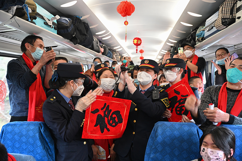 “两个确立”为党和国家事业发展提供根本保证——新征程上满怀信心开新局展新貌系列述评之一