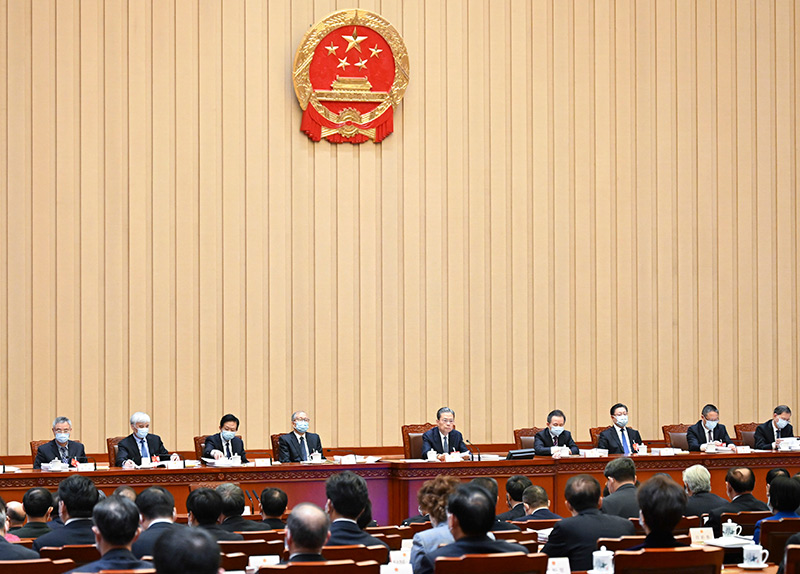十四届全国人大一次会议主席团举行第三次会议