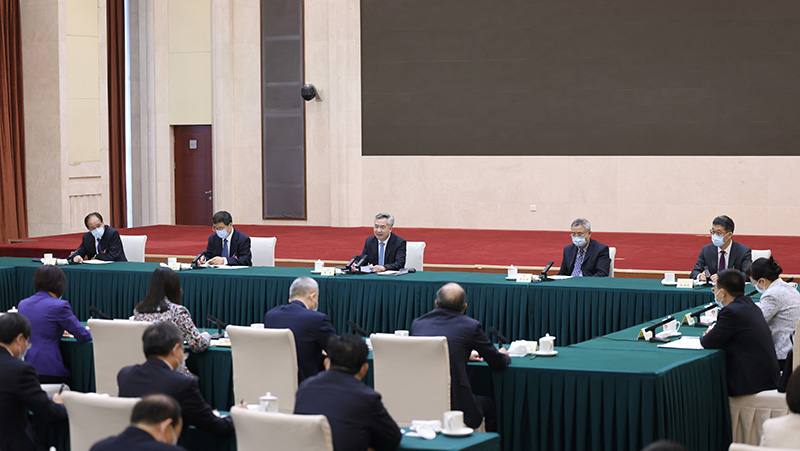 李强赵乐际王沪宁蔡奇丁薛祥李希分别看望出席全国政协十四届一次会议委员并参加讨论