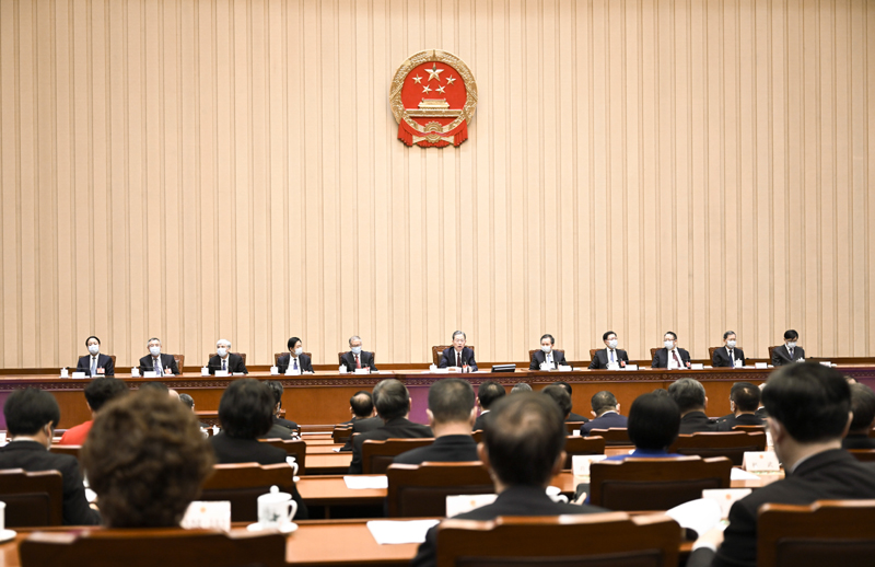 十四届全国人大一次会议主席团举行第六次会议