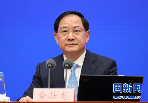 国务院新闻办就“加快推进新型工业化 做强做优做大实体经济”举行发布会