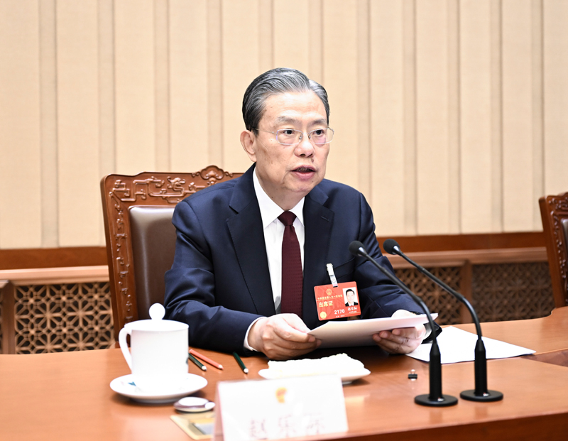 十四届全国人大一次会议主席团举行第六次会议