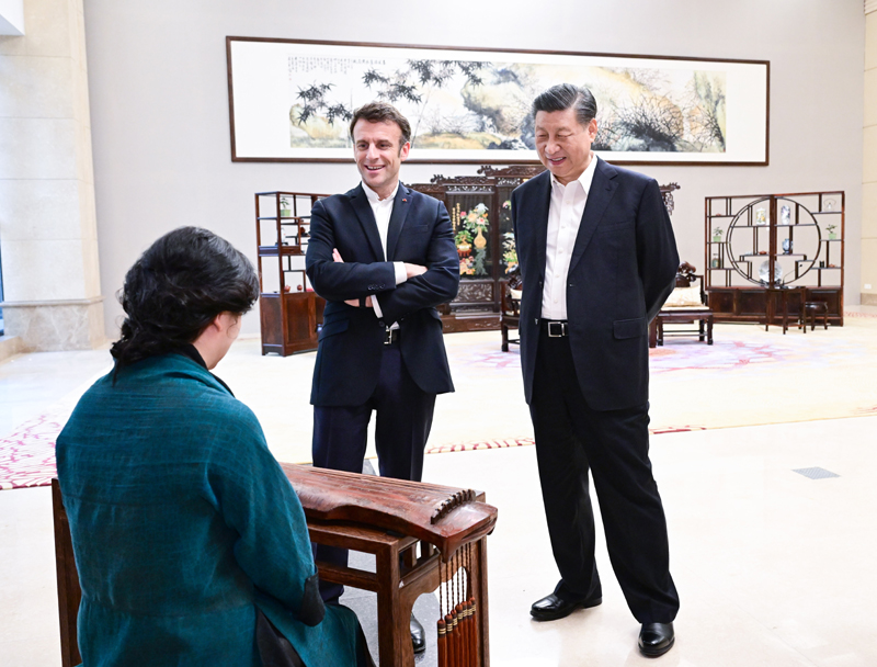 习近平同法国总统马克龙在广州非正式会晤