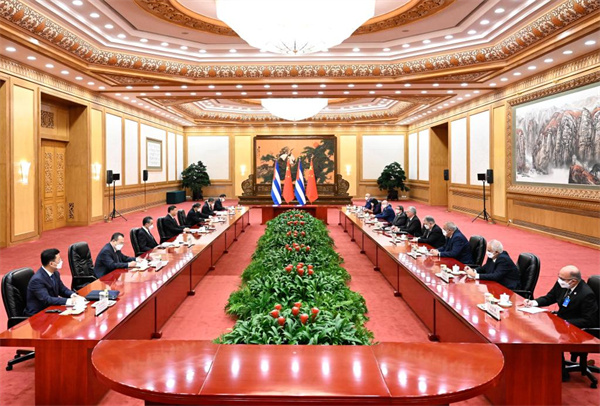 Xi holds talks with Cuban president