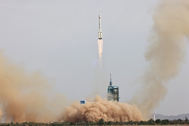 神舟十六号载人飞船发射圆满成功
