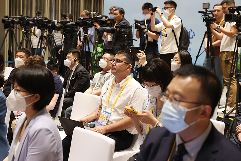 中国-中亚峰会新闻中心举行吹风会