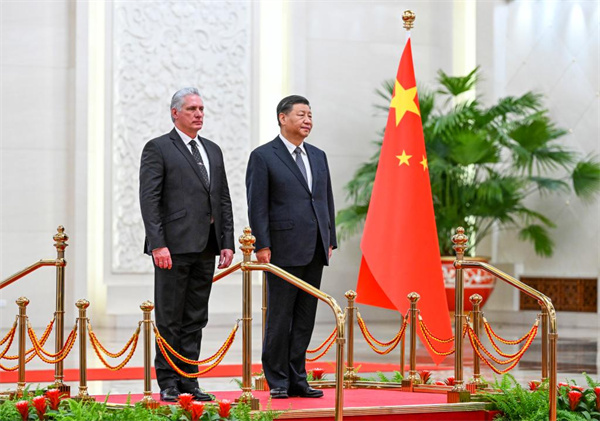 Xi holds talks with Cuban president