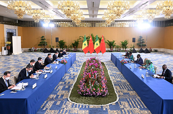 Xi meets Senegalese President Sall