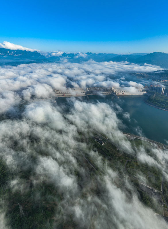 湖北宜昌：三峡云海如画