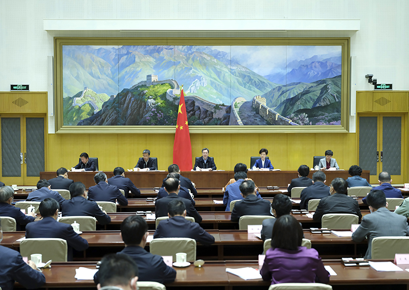 丁薛祥出席全国高校毕业生等青年就业创业工作电视电话会议并讲话