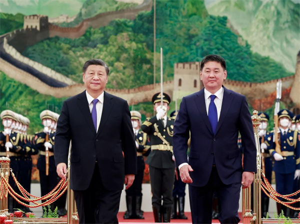 Xi holds talks with Mongolian president