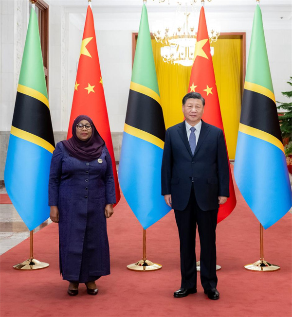 Xi holds talks with Tanzanian president