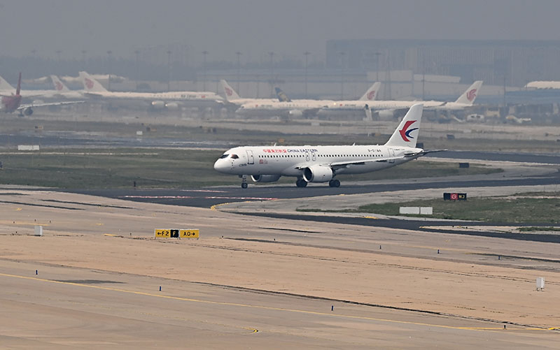 C919大型客机圆满完成首次商业飞行