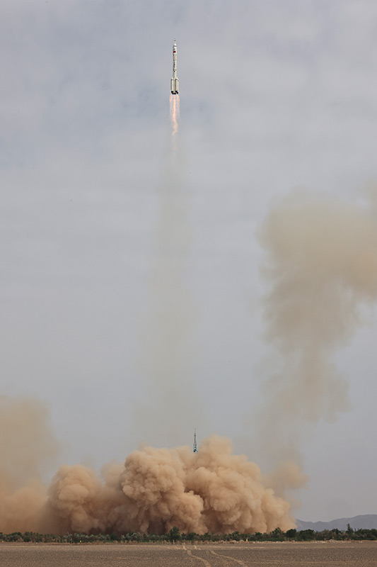 神舟十六号载人飞船发射圆满成功