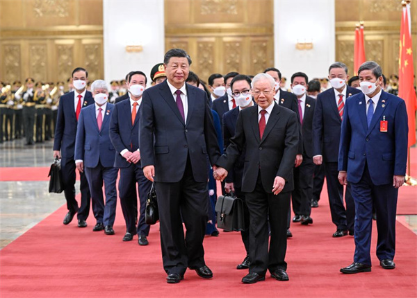 Xi holds talks with Vietnam's communist party chief