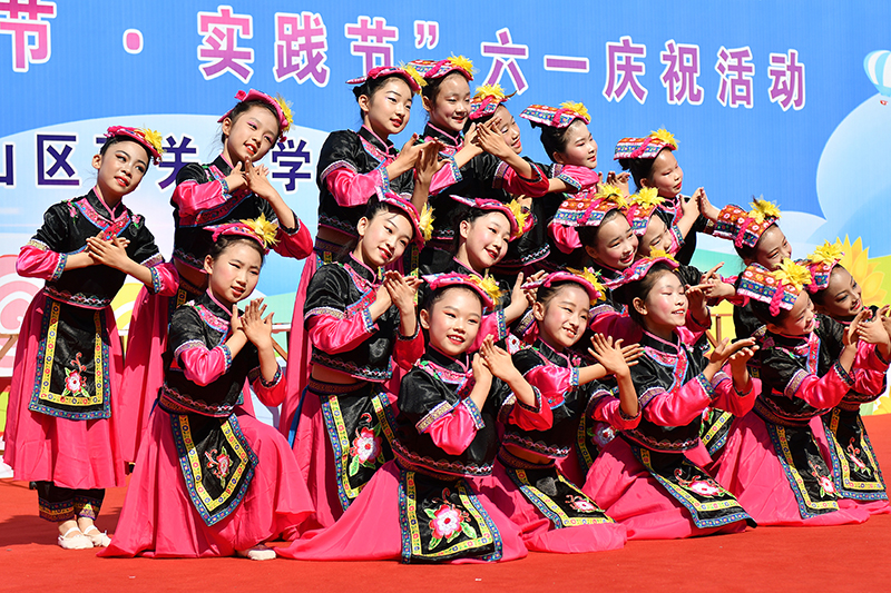 多彩活动迎“六一”