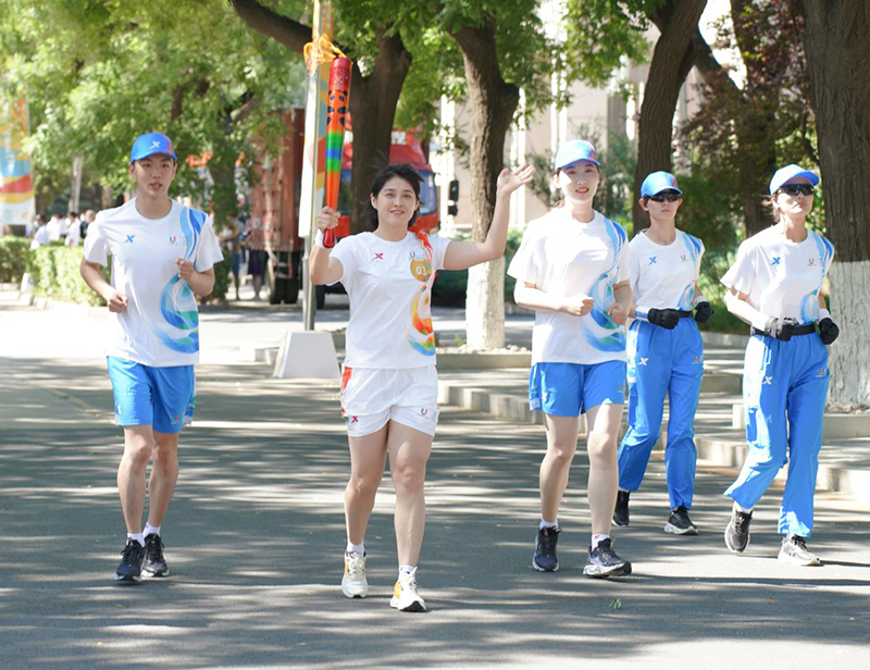 成都第31届世界大学生夏季运动会火炬传递启动仪式在京举行