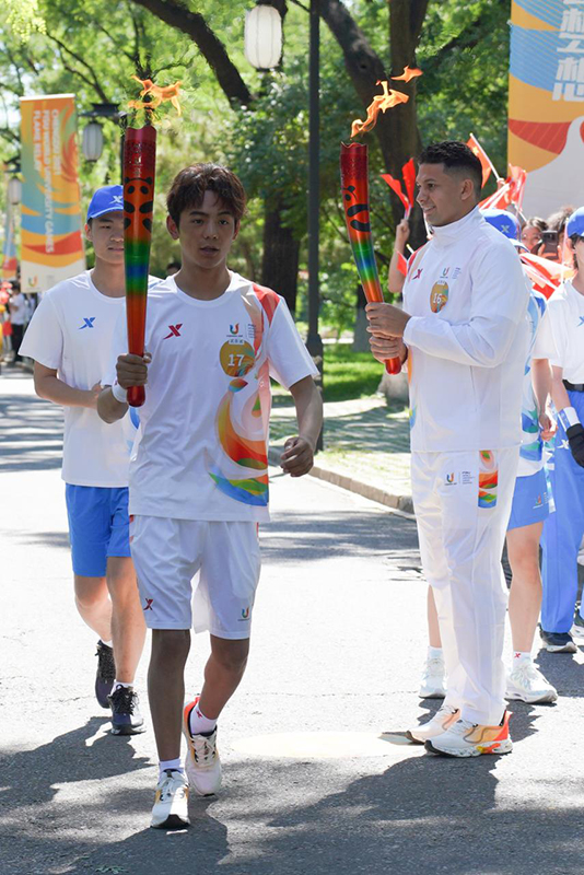成都第31届世界大学生夏季运动会火炬传递启动仪式在京举行