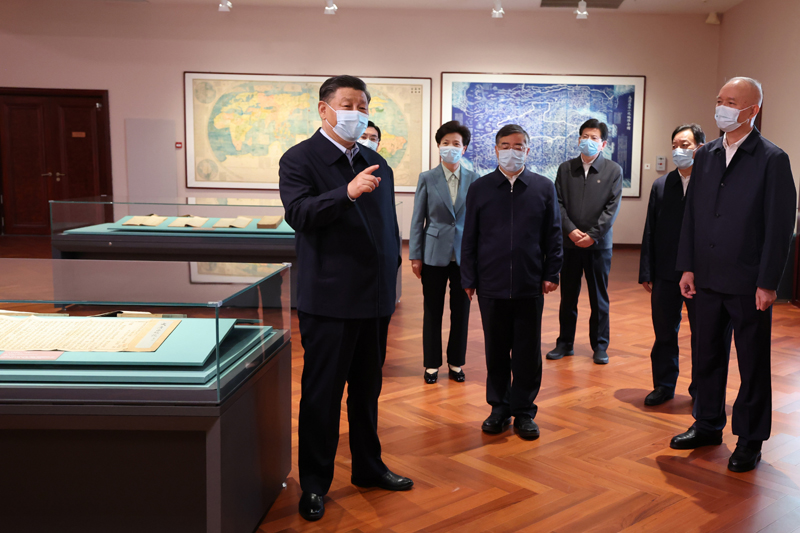 习近平出席文化传承发展座谈会并发表重要讲话