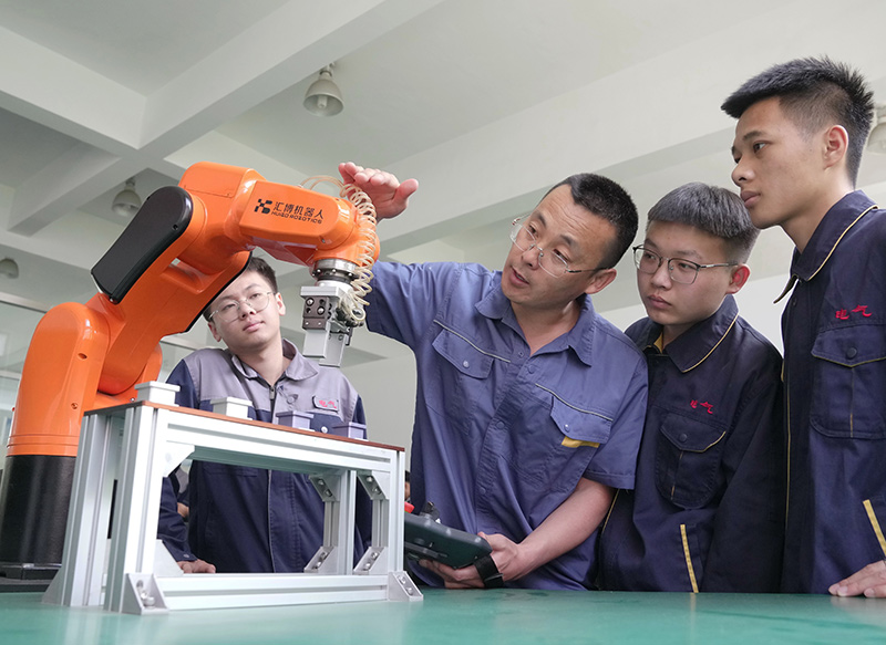 河北秦皇岛：校企对接按需教学育人才