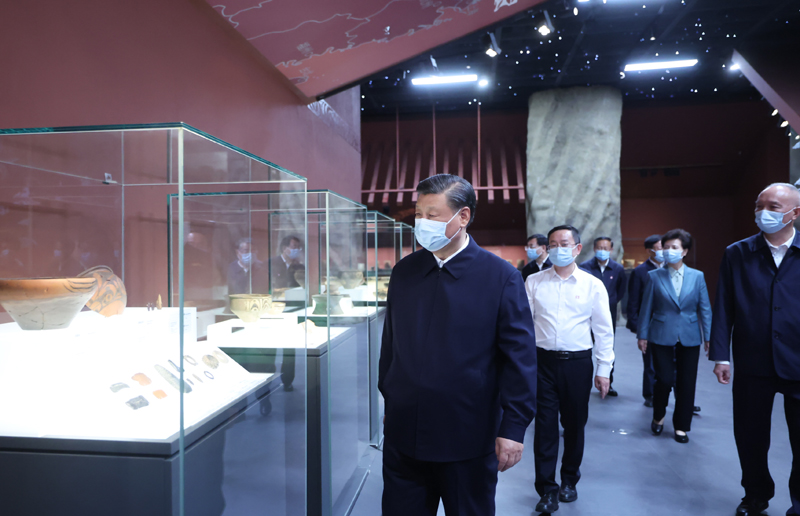 习近平出席文化传承发展座谈会并发表重要讲话