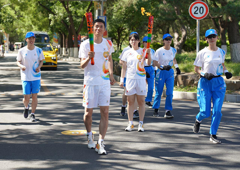 成都第31届世界大学生夏季运动会火炬传递启动仪式在京举行