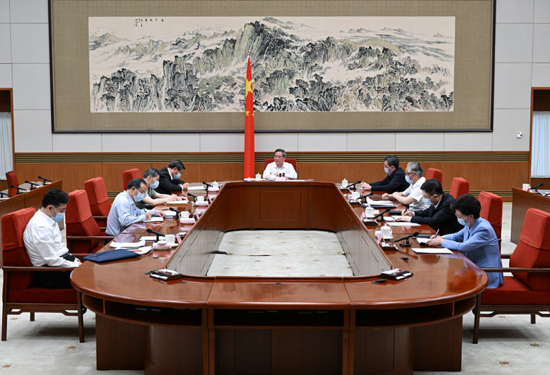李强主持国务院第二次专题学习