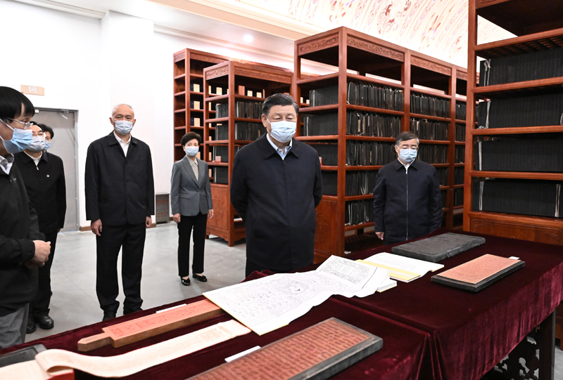 习近平出席文化传承发展座谈会并发表重要讲话