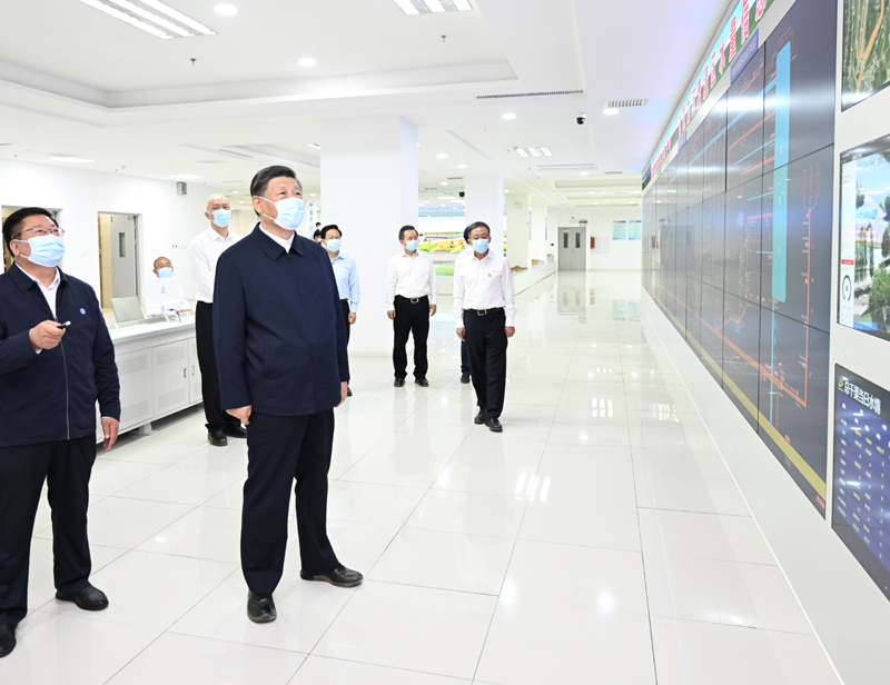 习近平在内蒙古巴彦淖尔考察并主持召开加强荒漠化综合防治和推进“三北”等重点生态工程建设座谈会
