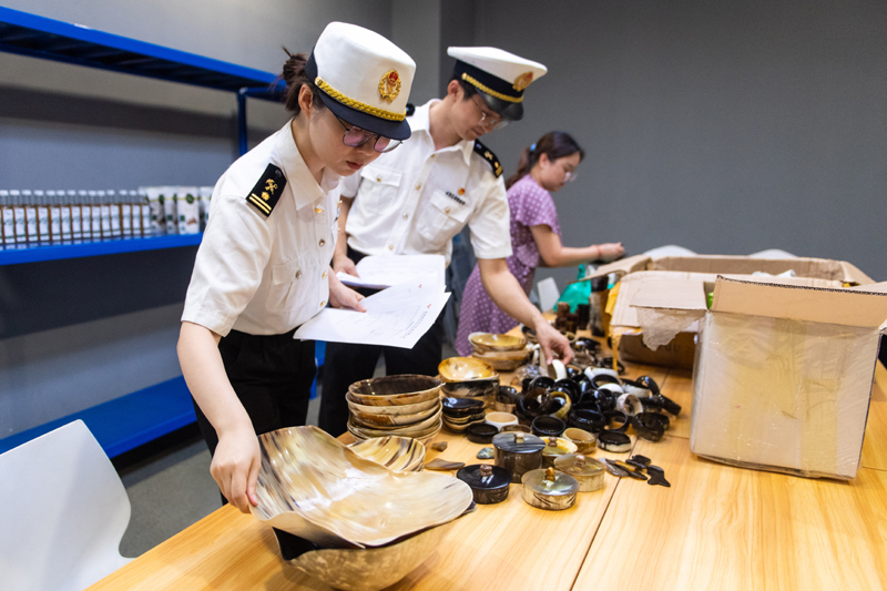 第三届中非经贸博览会首批入境展品运抵长沙
