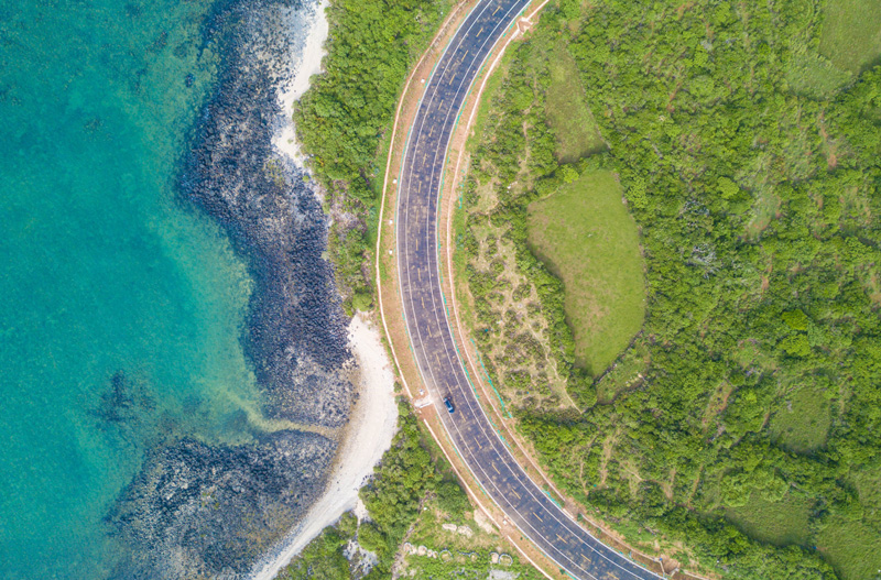 海南环岛旅游公路主线路基段建设完成