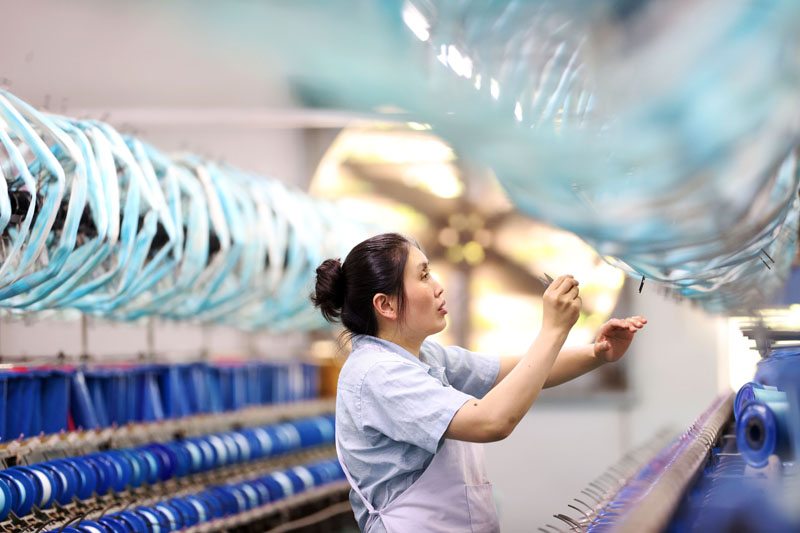 6月份中国制造业PMI小幅回升