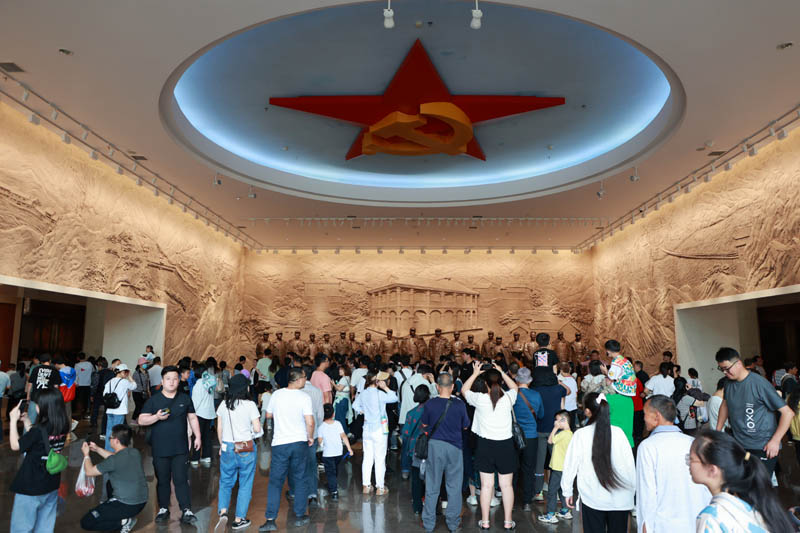新华社评论员:在新时代赶考路上勇毅前行——热烈庆祝中国共产党成立102周年