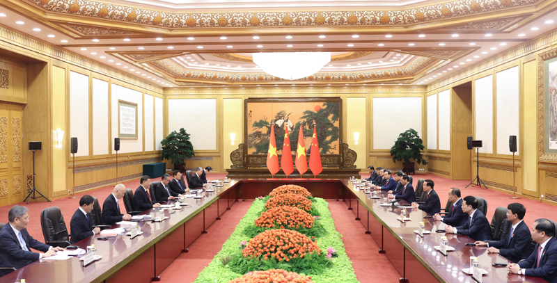习近平会见越南国家主席武文赏