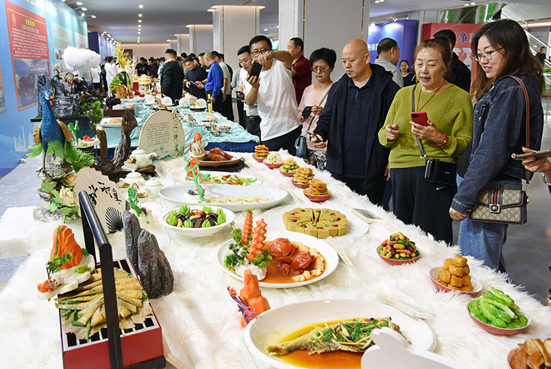 第二十四届中国美食节在青岛举行