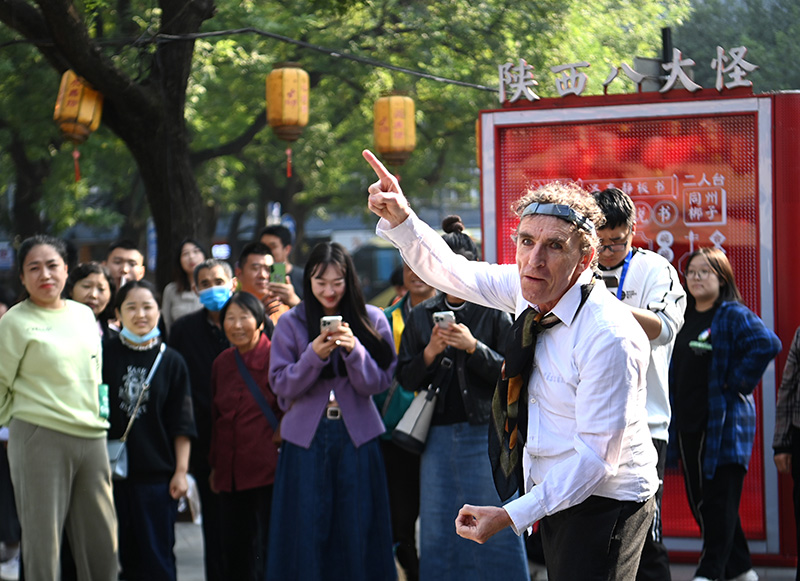 惠民巡演让古城百姓近距离感受丝路文化