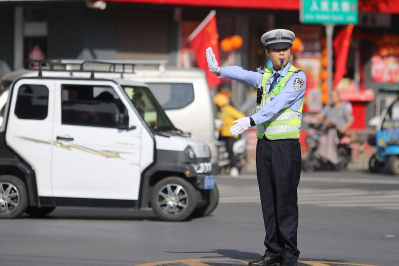 长假里的坚守