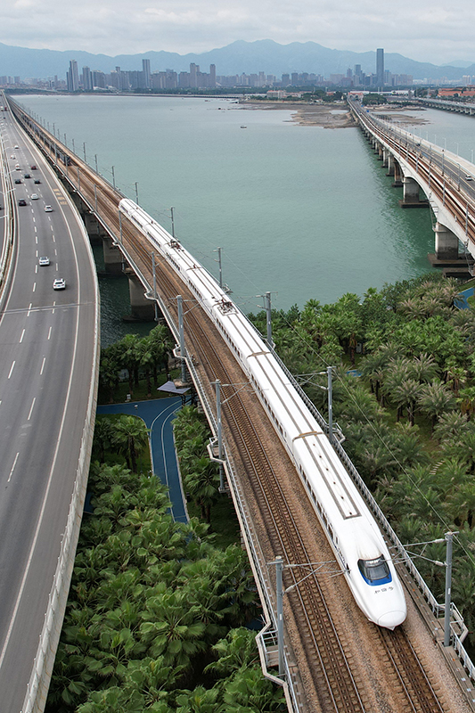 全国铁路将实行新的列车运行图