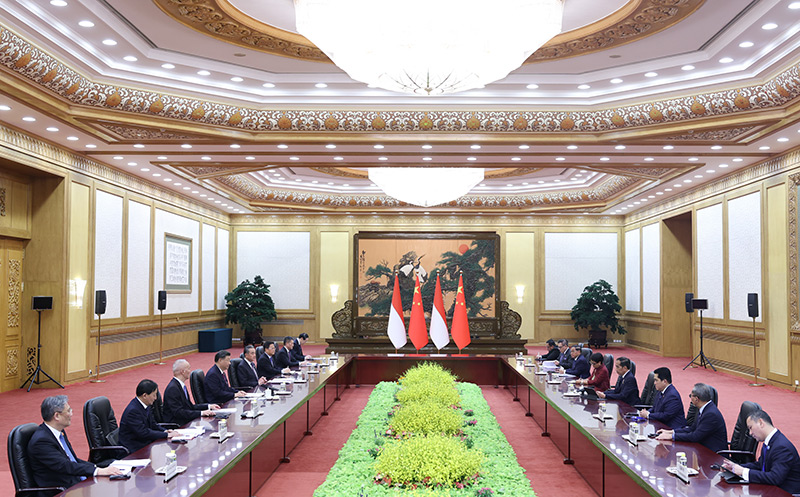 习近平同印度尼西亚总统佐科会谈