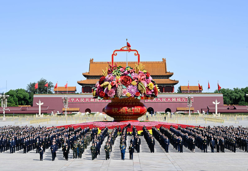 烈士纪念日向人民英雄敬献花篮仪式在京隆重举行