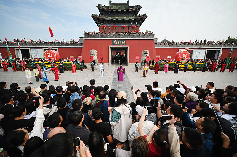 假期旅游热 祖国山河美