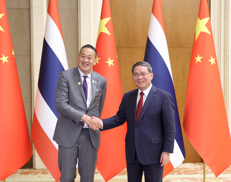 李强同泰国总理赛塔会谈