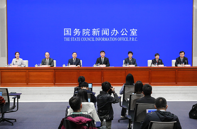 国新办举行《未成年人网络保护条例》国务院政策例行吹风会