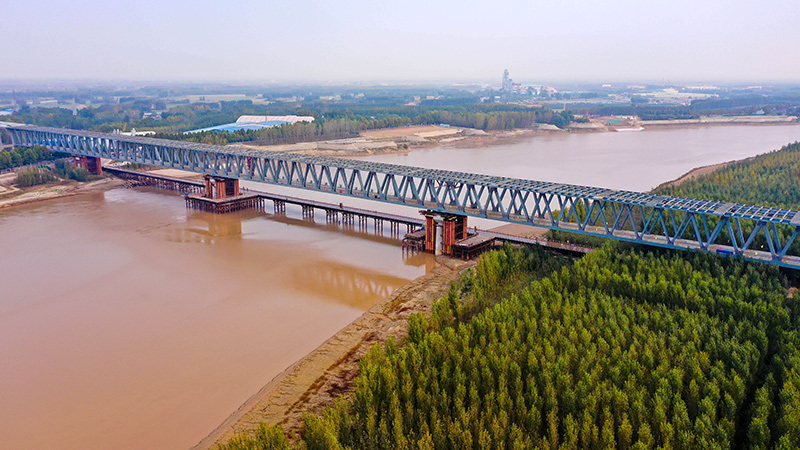 聊泰铁路黄河公铁桥顺利合龙