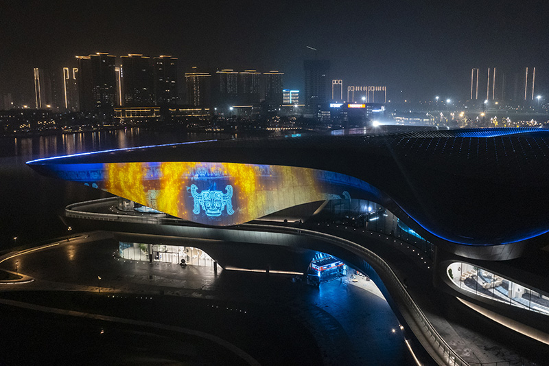 “星云”毕现：2023成都世界科幻大会主场馆亮灯