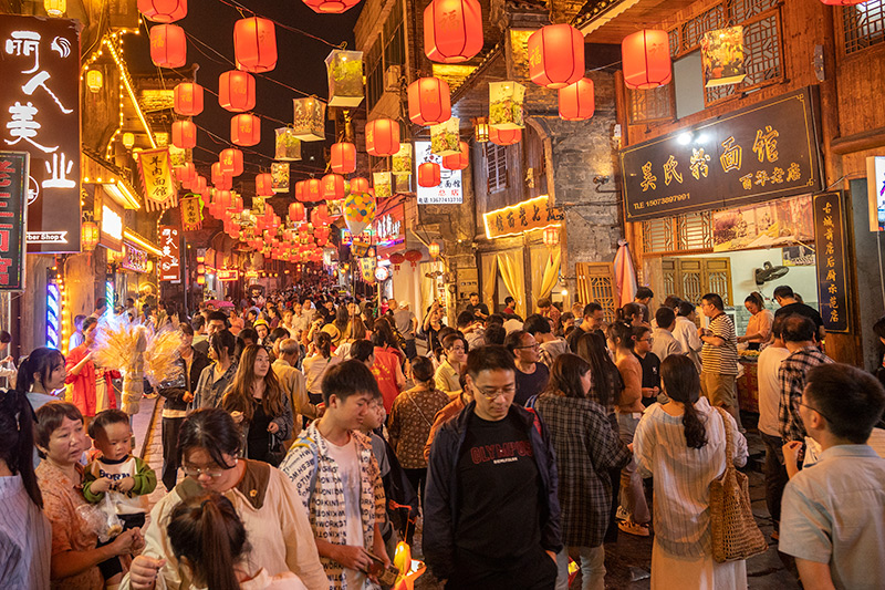 假期旅游热 祖国山河美