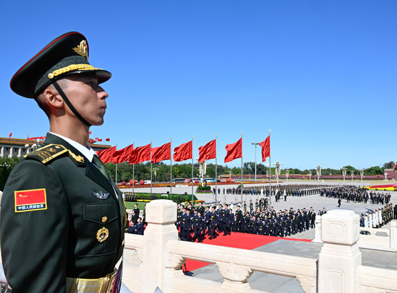 烈士纪念日向人民英雄敬献花篮仪式在京隆重举行